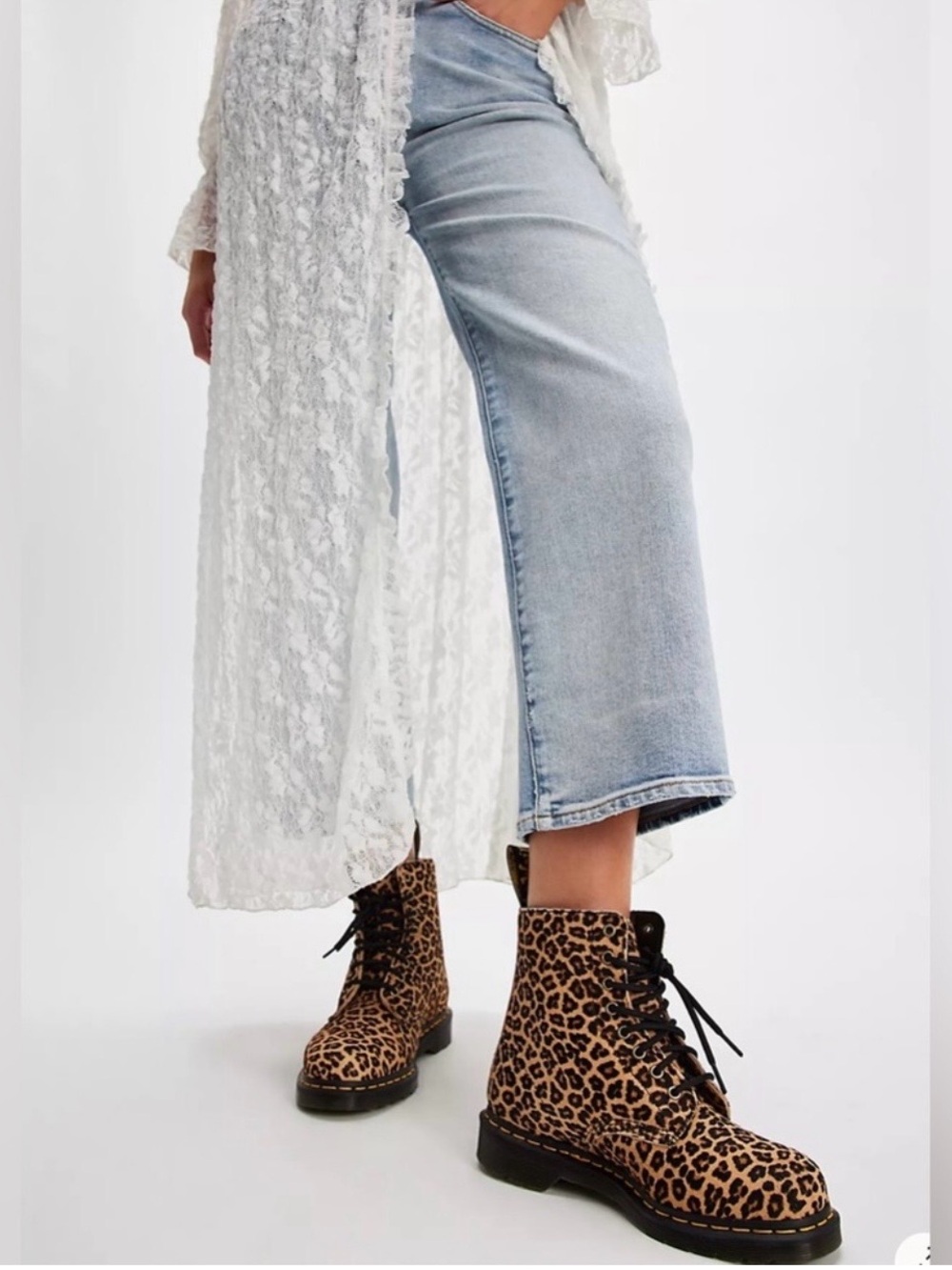 Dr Martens 1460 Pascal Leopard Print Boots
Size 8 US Men's 9 US Women's